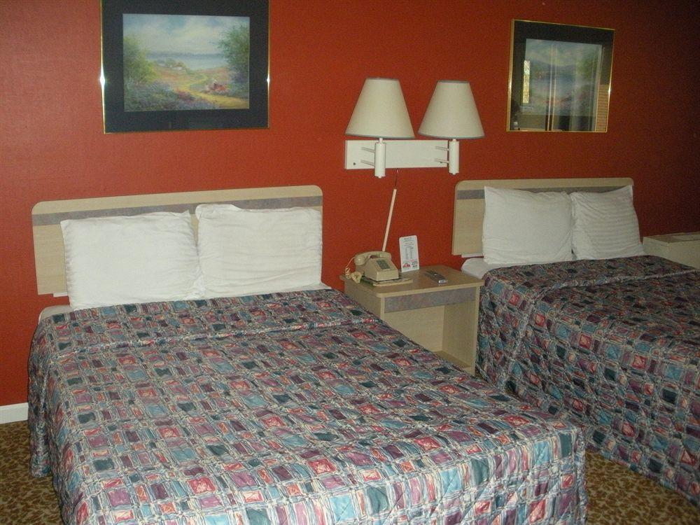 Regency Inn And Conference Center Clinton Esterno foto